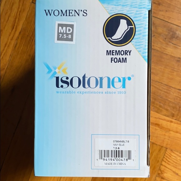 Women’s Isotoner memory foam house slippers - Picture 3 of 5